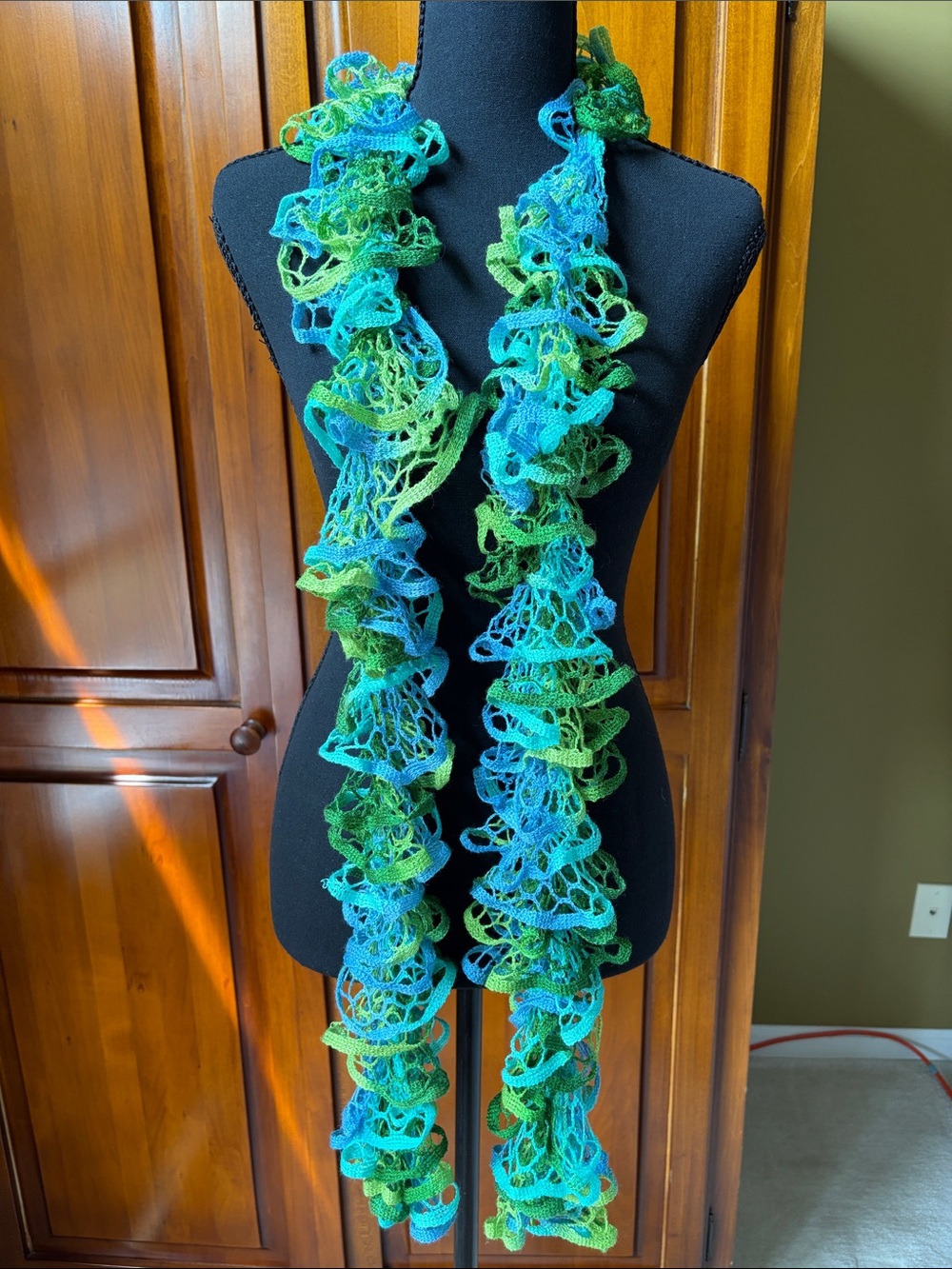 Blue Green Ruffle Scarf - Picture 3 of 4